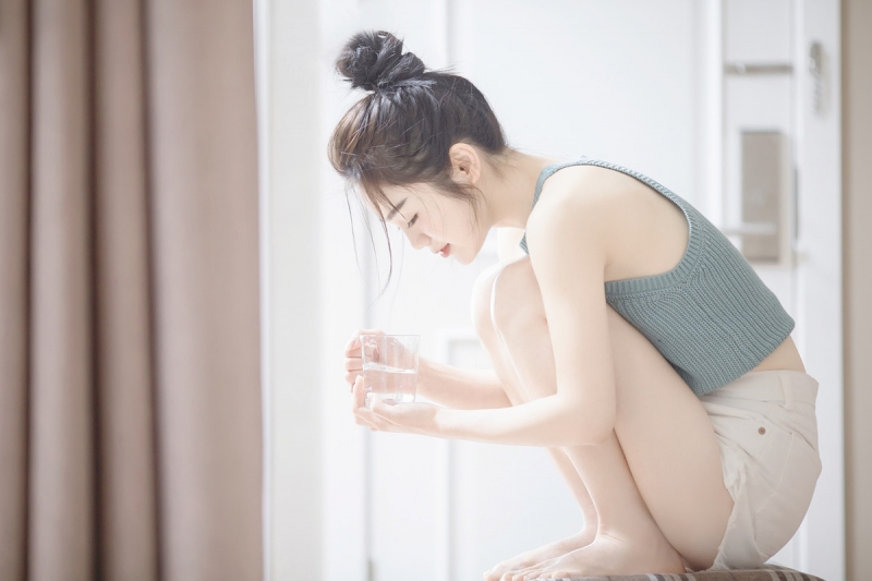 丸子头美女光滑牛奶肌私房写真  第1张