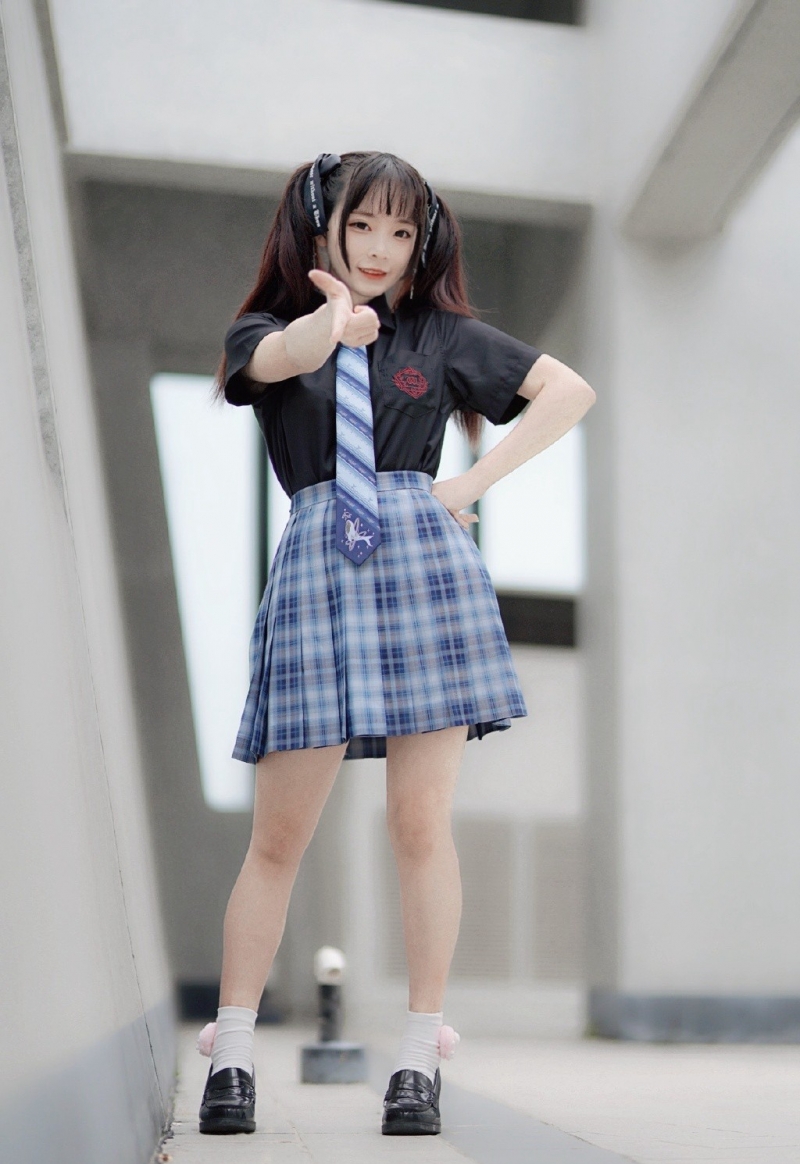 双马尾少女jk制服短裙街拍写真  第8张