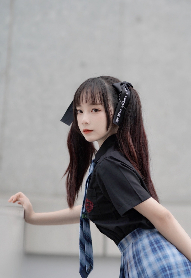 双马尾少女jk制服短裙街拍写真  第9张