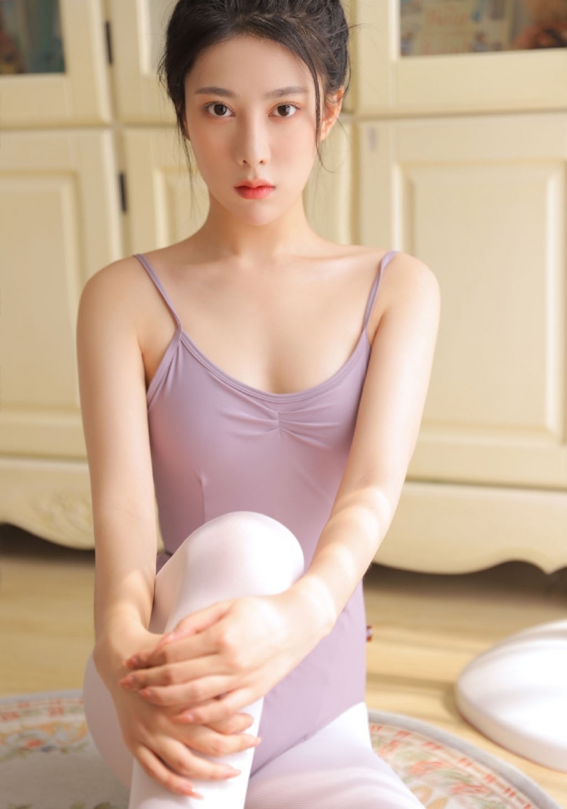 芭蕾舞小姐姐香肩美背室内写真  第6张