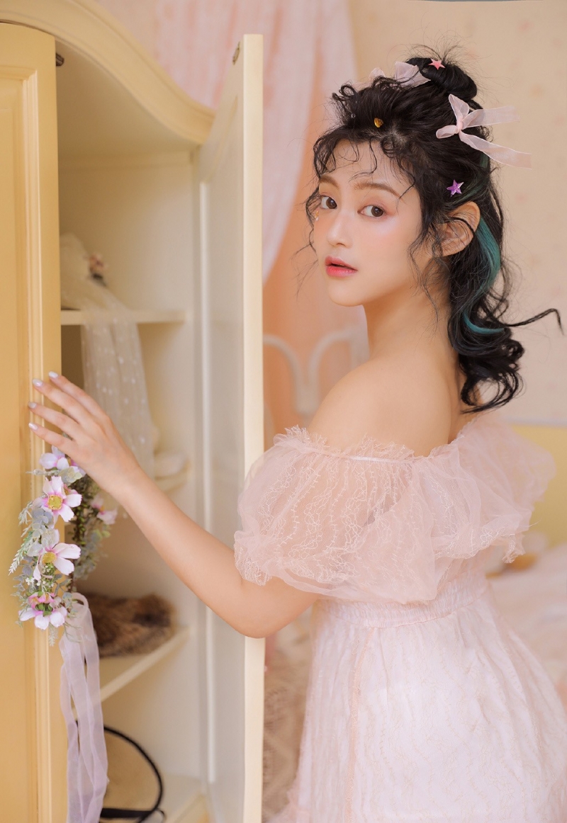 粉嫩少女蕾丝纱裙清纯动人写真  第8张