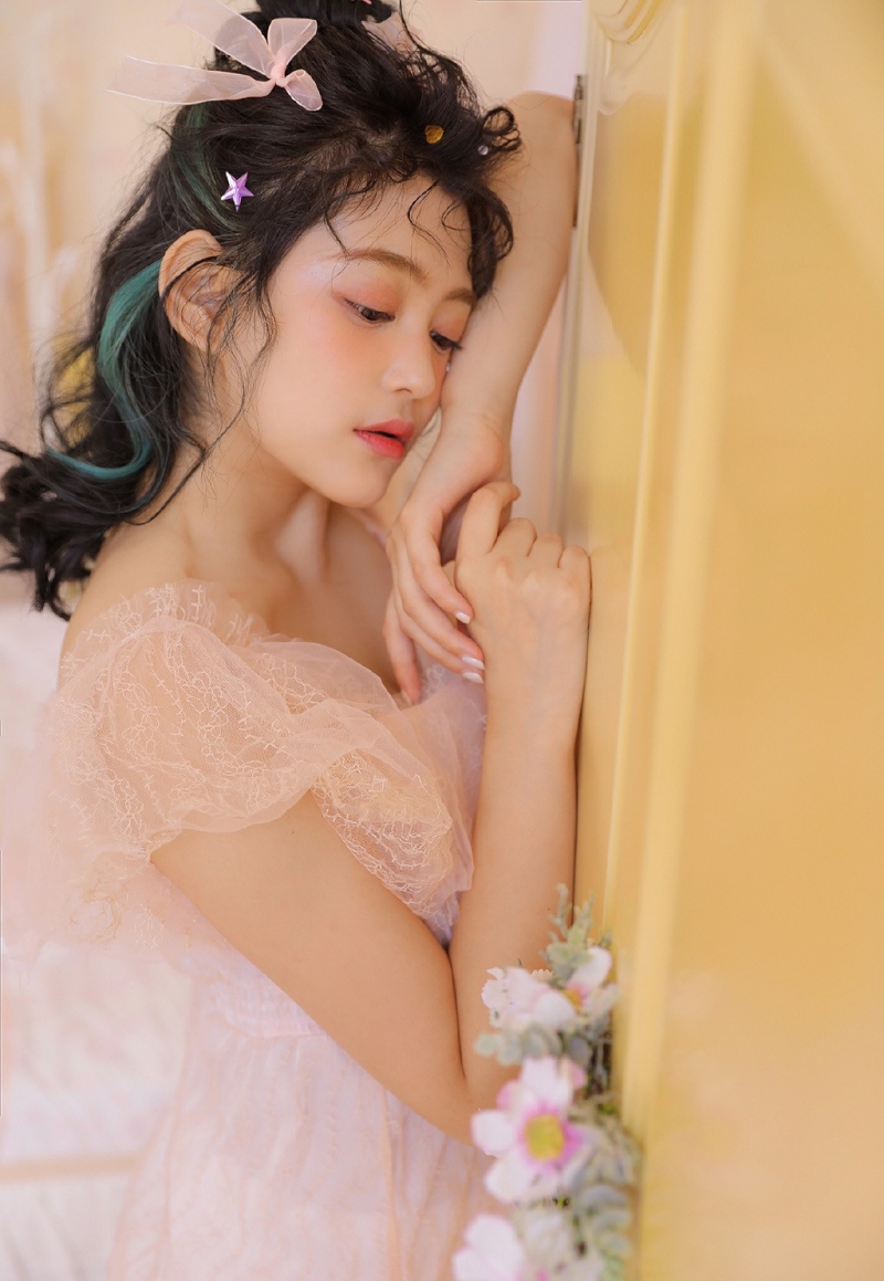 粉嫩少女蕾丝纱裙清纯动人写真  第10张