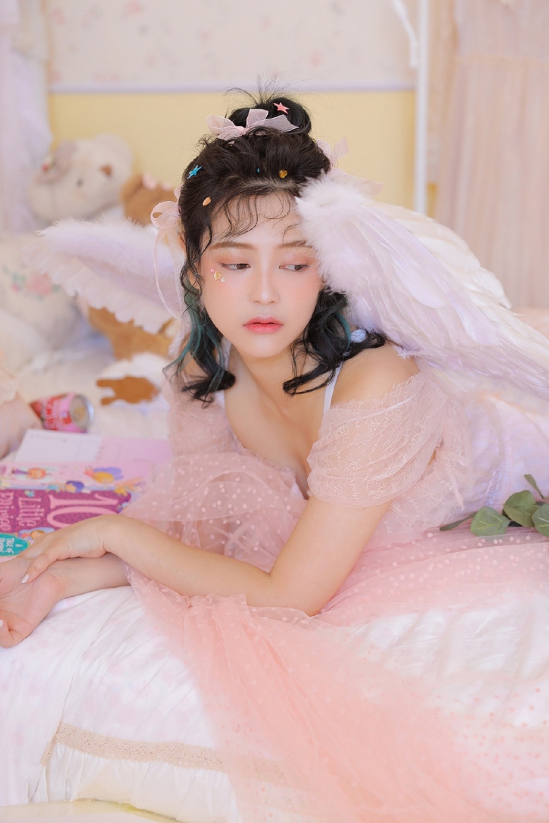 粉嫩少女蕾丝纱裙清纯动人写真  第11张