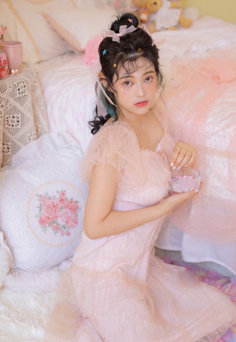 粉嫩少女蕾丝纱裙清纯动人写真  第13张