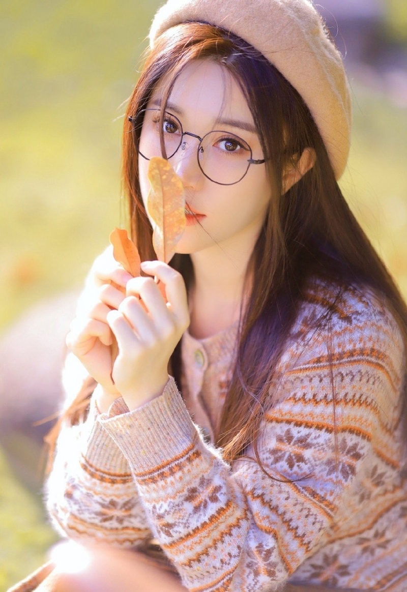 黑长直发美女美丽大方户外写真  第7张