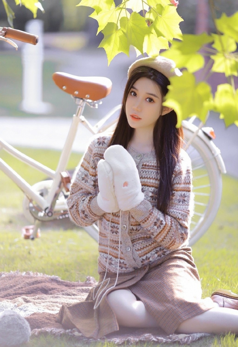 黑长直发美女美丽大方户外写真  第9张