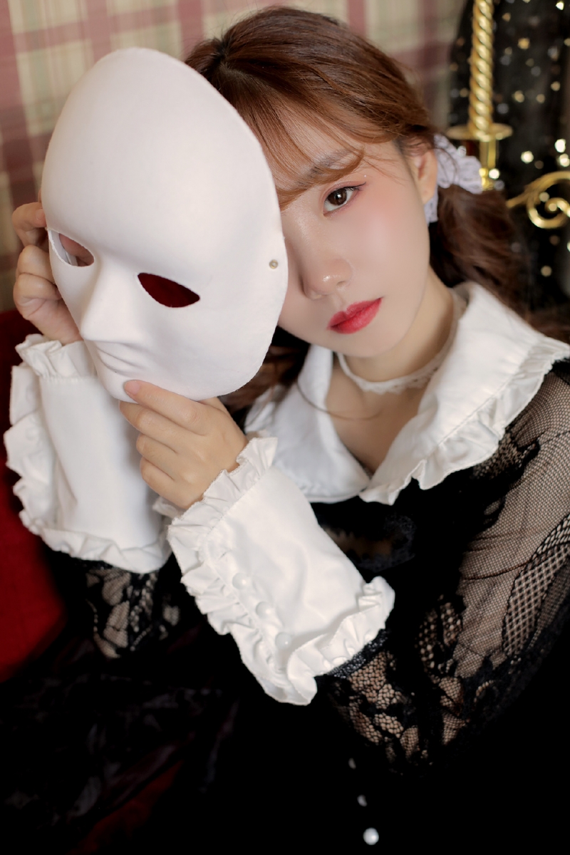洛丽塔洋装萌妹子白丝美腿写真  第4张