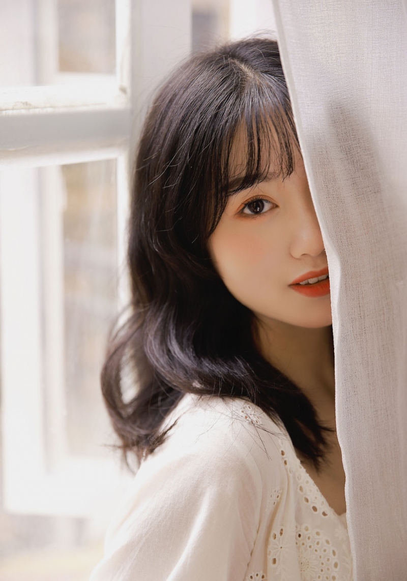 邻家女孩漂亮脸蛋精致侧颜写真  第4张