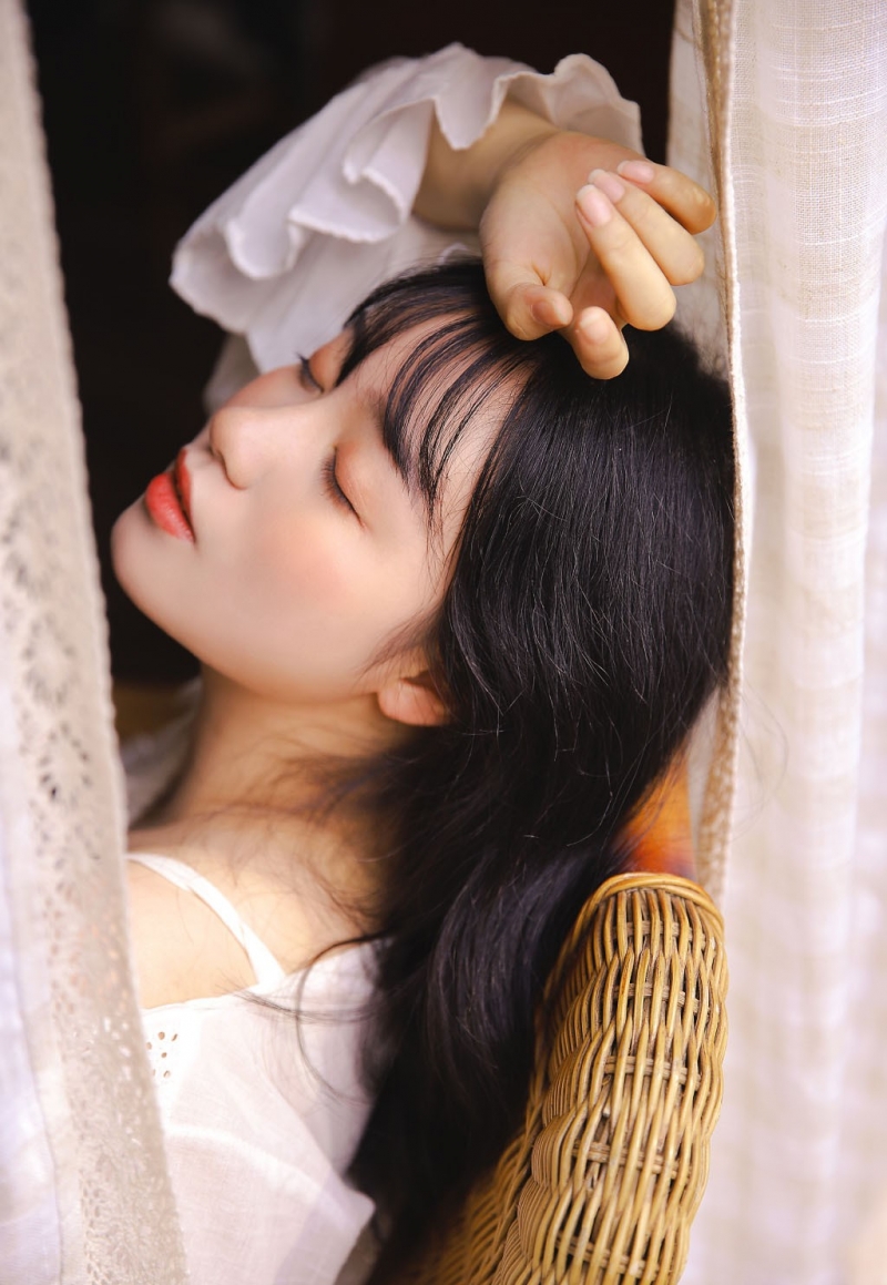 邻家女孩漂亮脸蛋精致侧颜写真  第8张