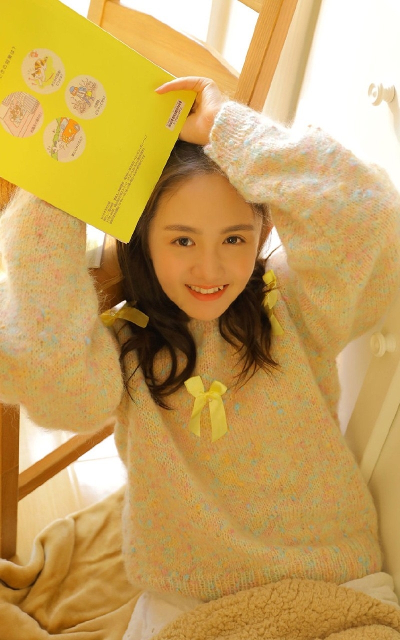 双马尾辫萝莉调皮搞怪居家写真  第5张
