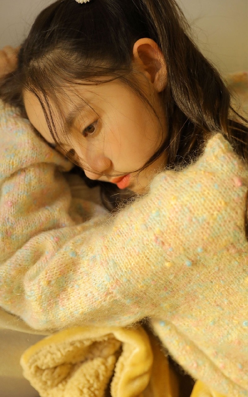 双马尾辫萝莉调皮搞怪居家写真  第13张