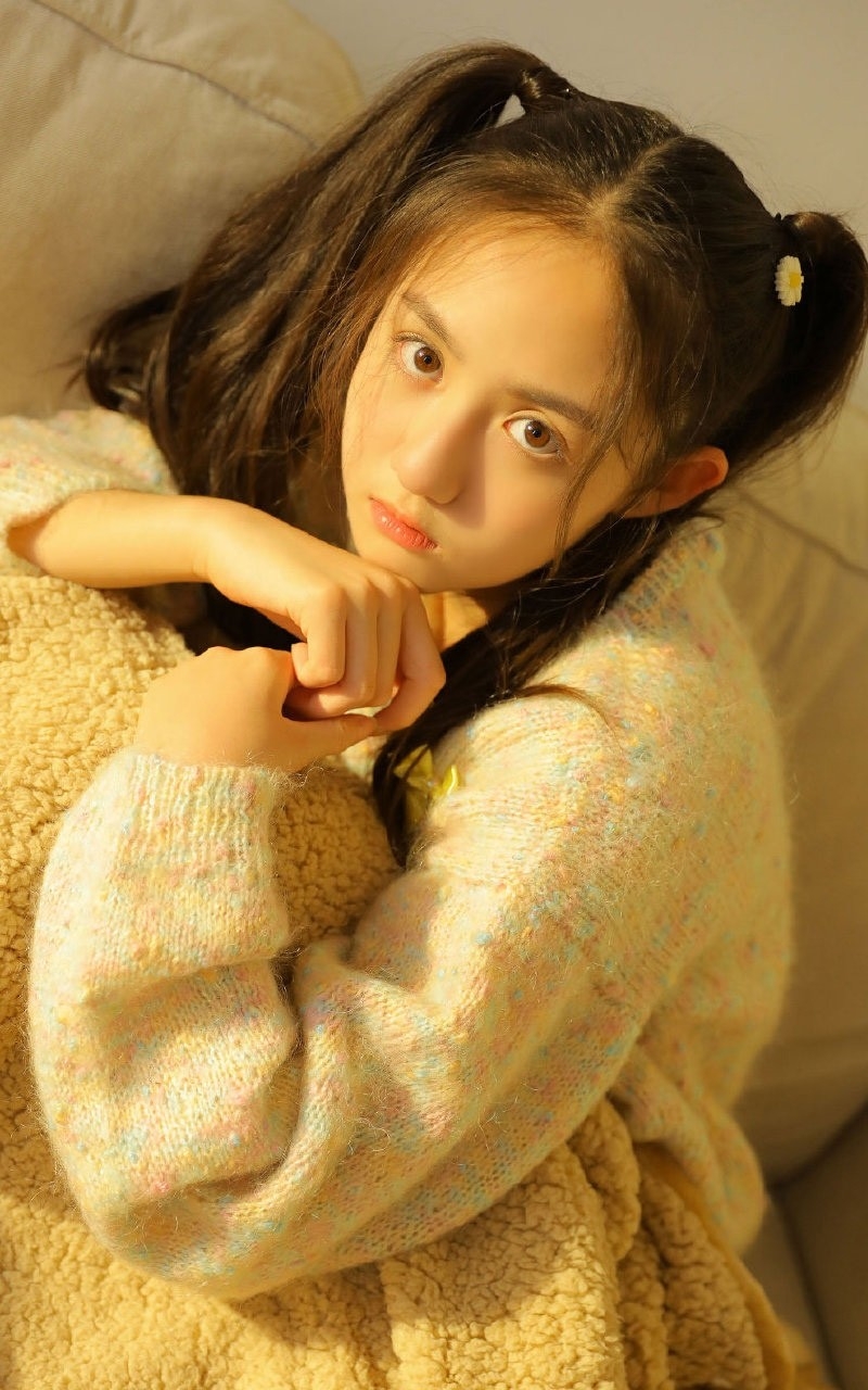 双马尾辫萝莉调皮搞怪居家写真  第16张