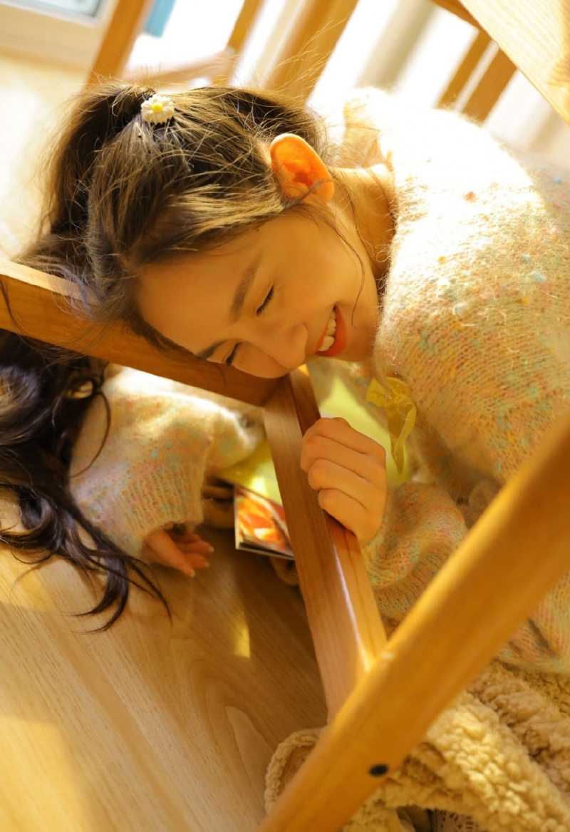 双马尾辫萝莉调皮搞怪居家写真  第20张