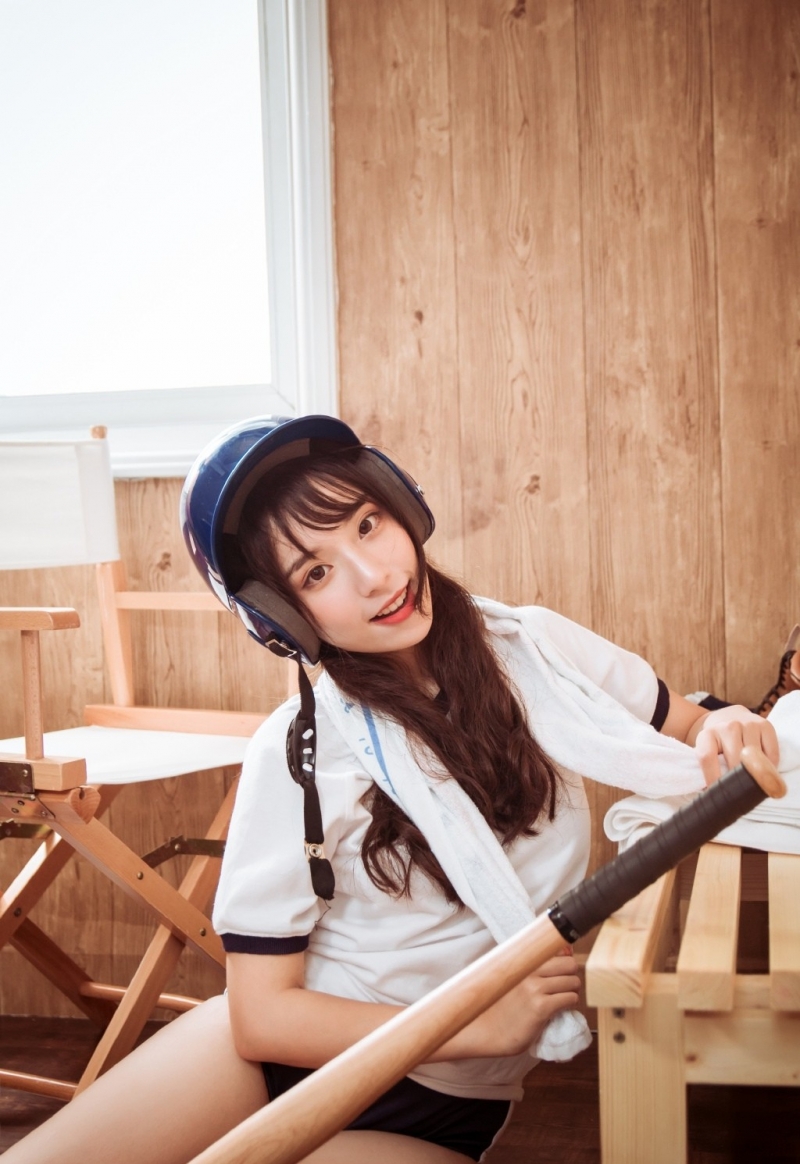 体操服美眉白皙大长腿私房写真  第7张