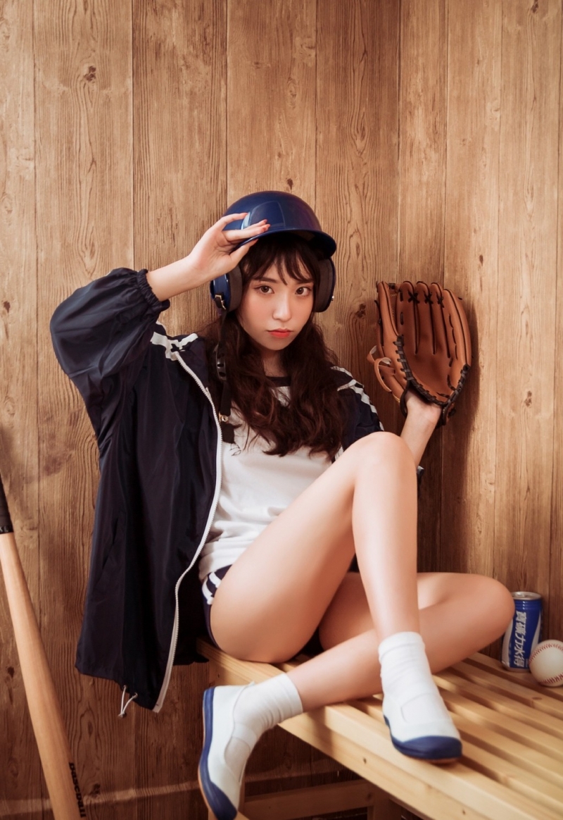 体操服美眉白皙大长腿私房写真  第8张