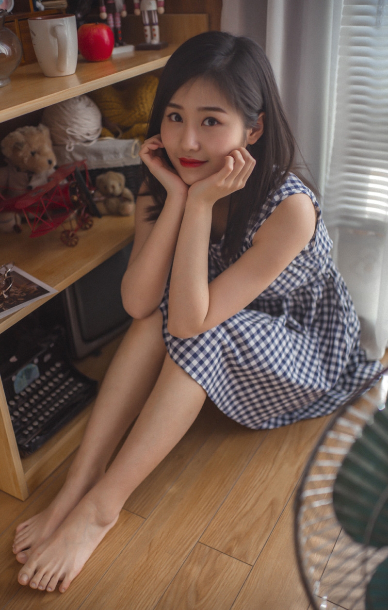 清纯美女长发披肩笑容甜美写真  第2张