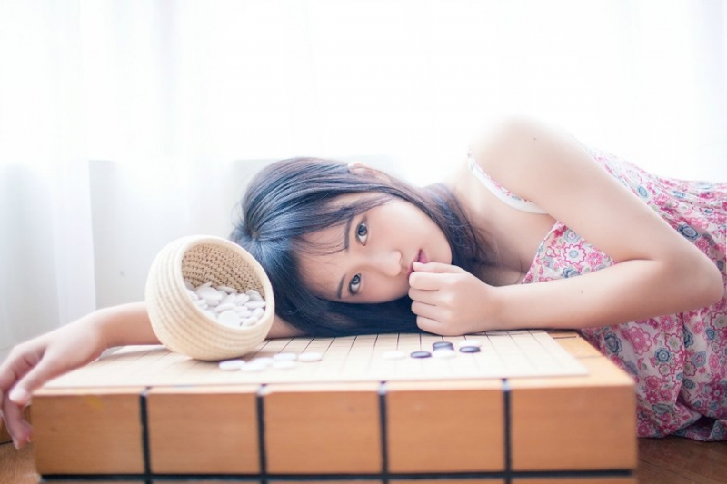 小清新美女碎花连衣裙室内照片  第9张