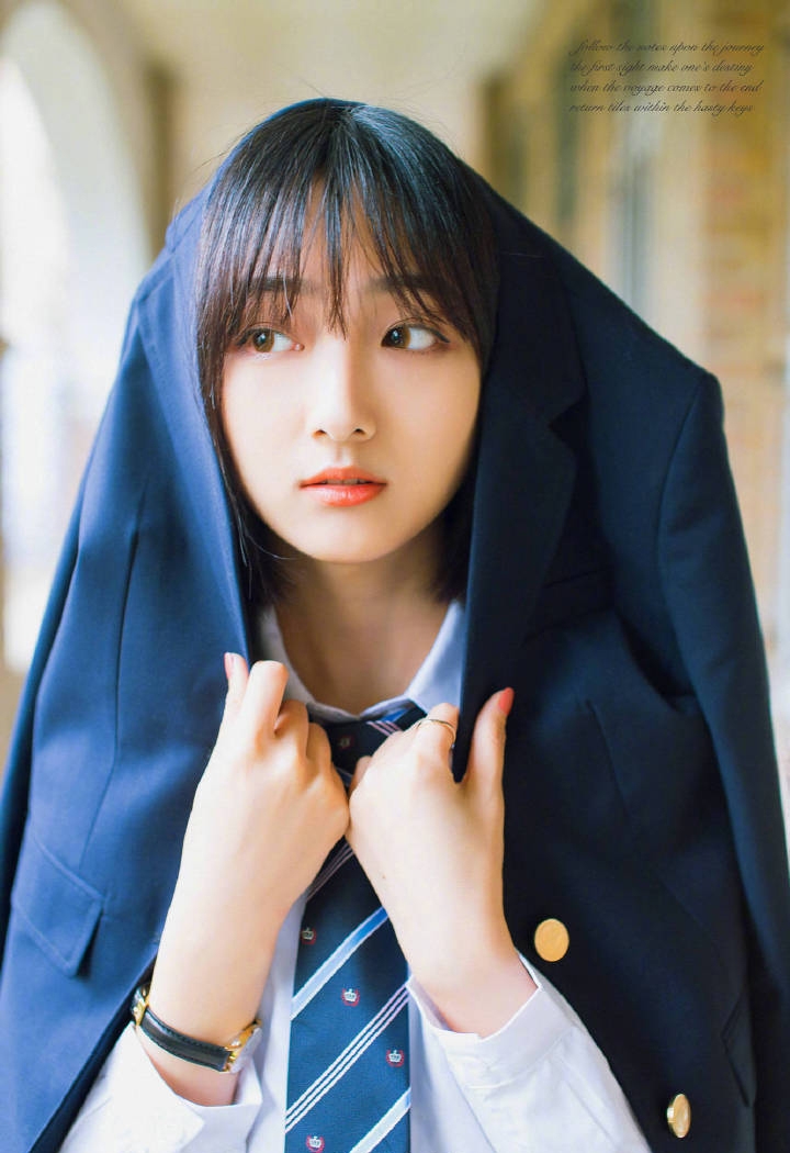 校园女神齐肩短发学生制服写真  第7张