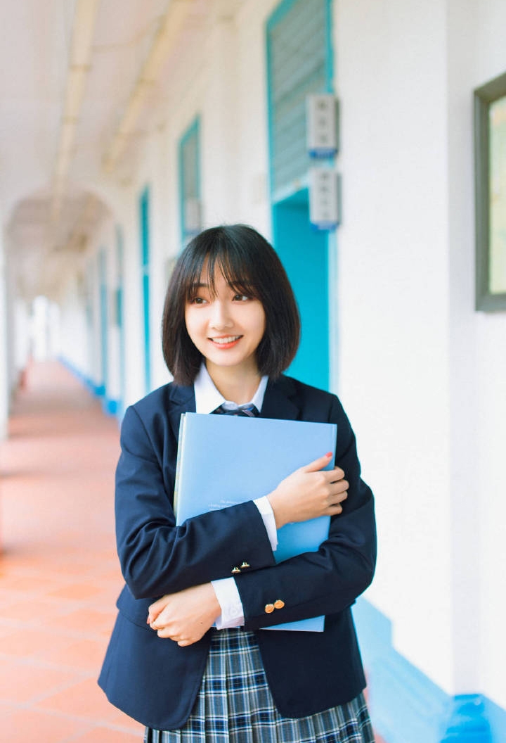 校园女神齐肩短发学生制服写真  第10张