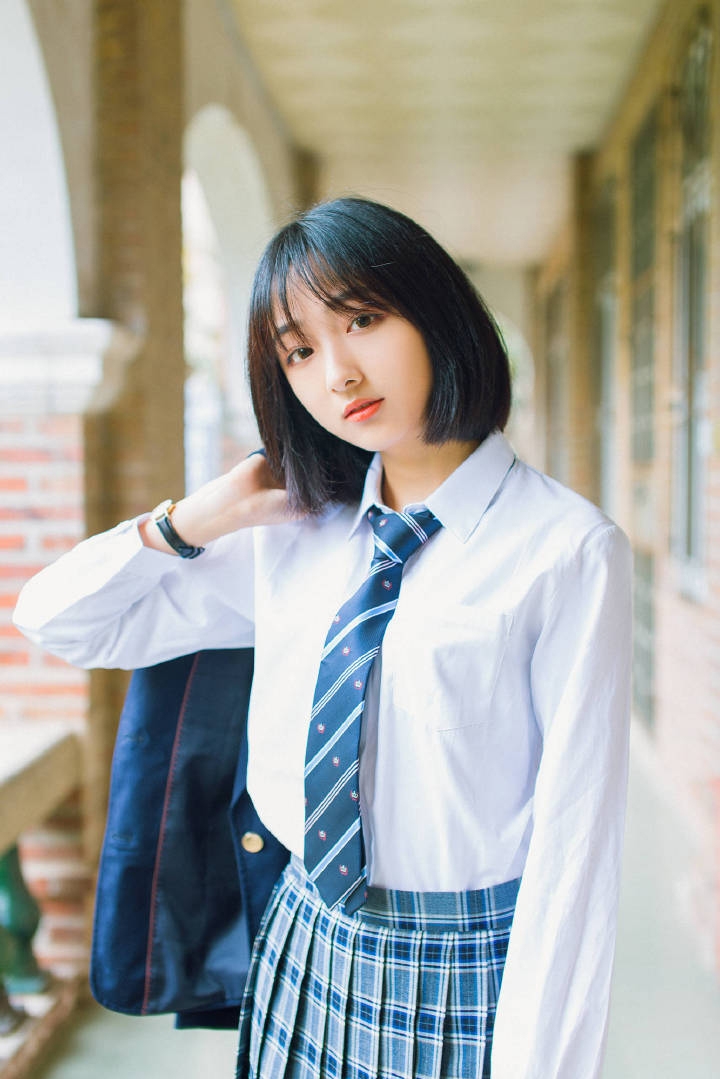 校园女神齐肩短发学生制服写真  第13张