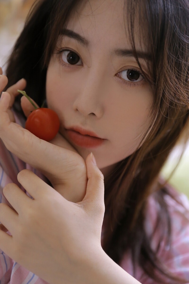 早安少女粉色睡衣甜美可人写真  第8张