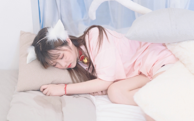 可爱软萌猫系美女修长美腿写真  第3张