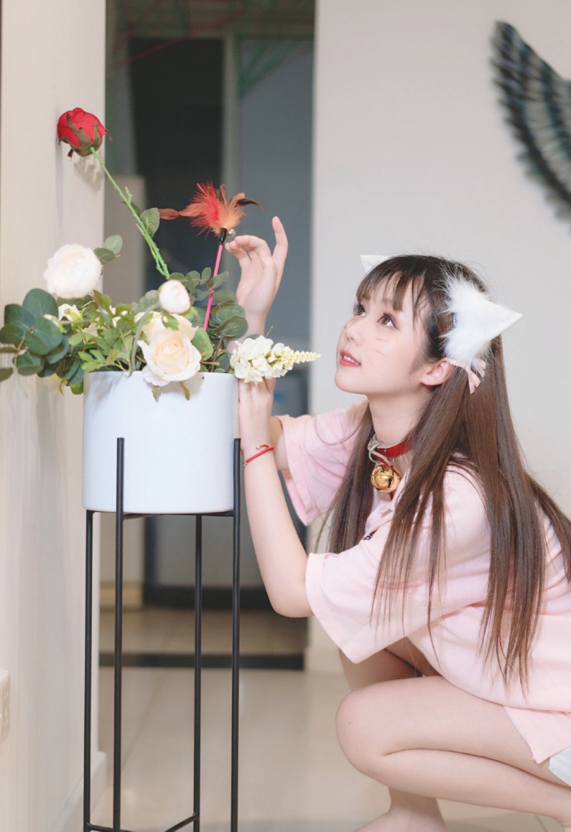 可爱软萌猫系美女修长美腿写真  第4张