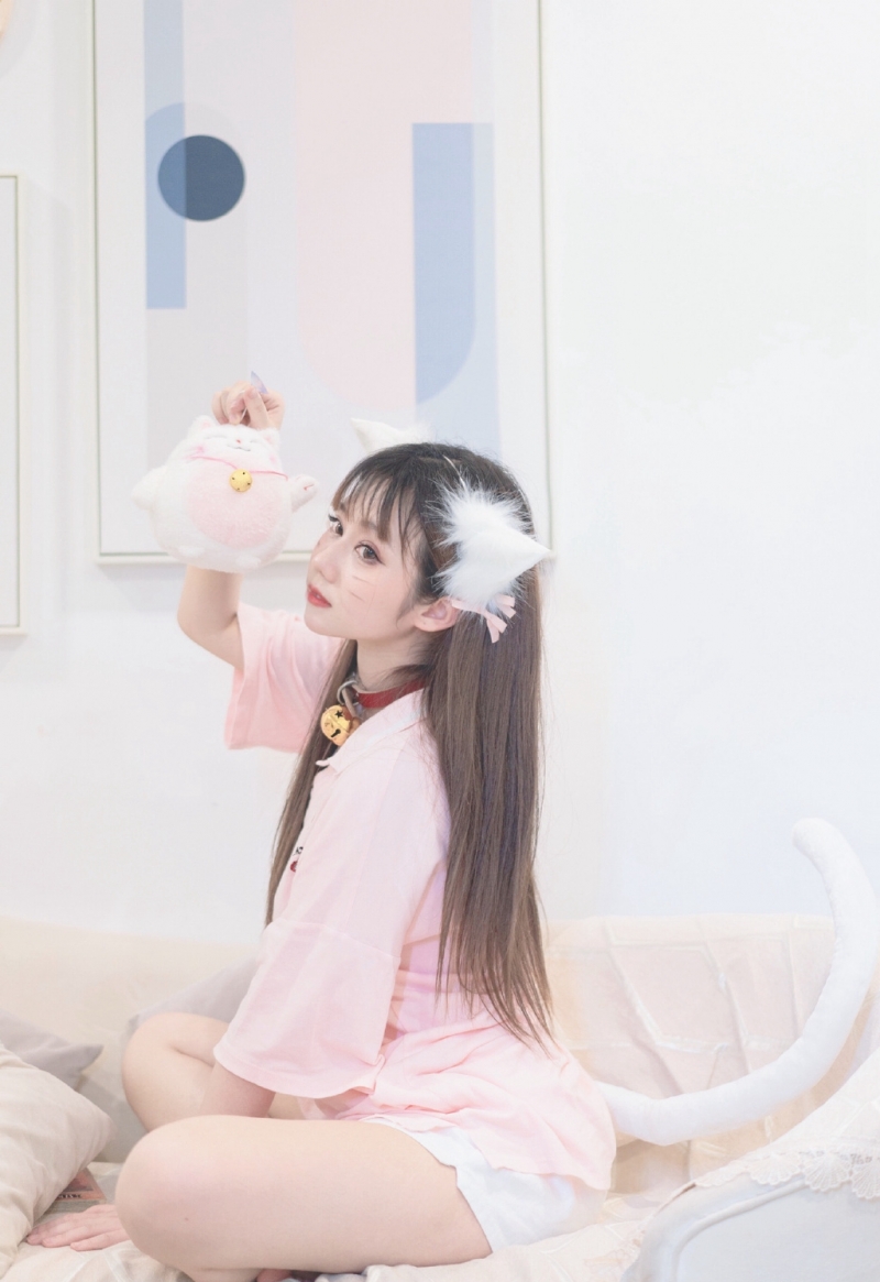 可爱软萌猫系美女修长美腿写真  第6张