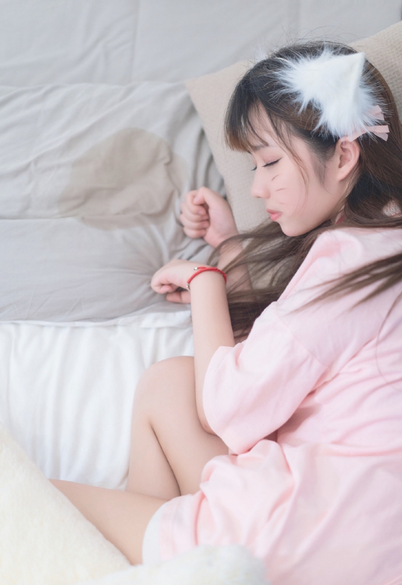 可爱软萌猫系美女修长美腿写真  第8张