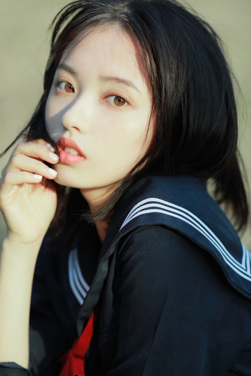 清纯美女校花学生制服户外写真  第8张