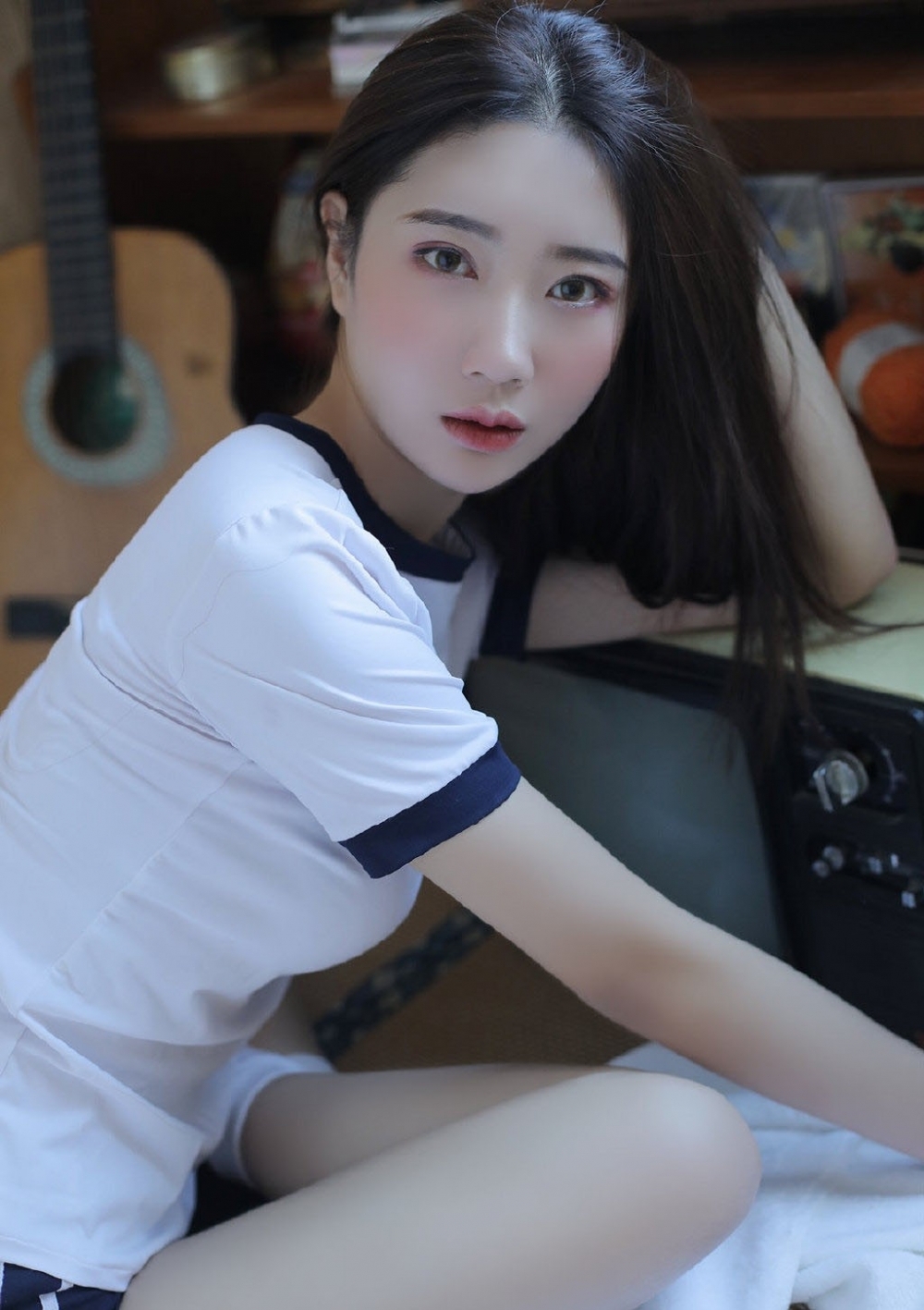 体操服美女白皙大长腿写真套图  第5张