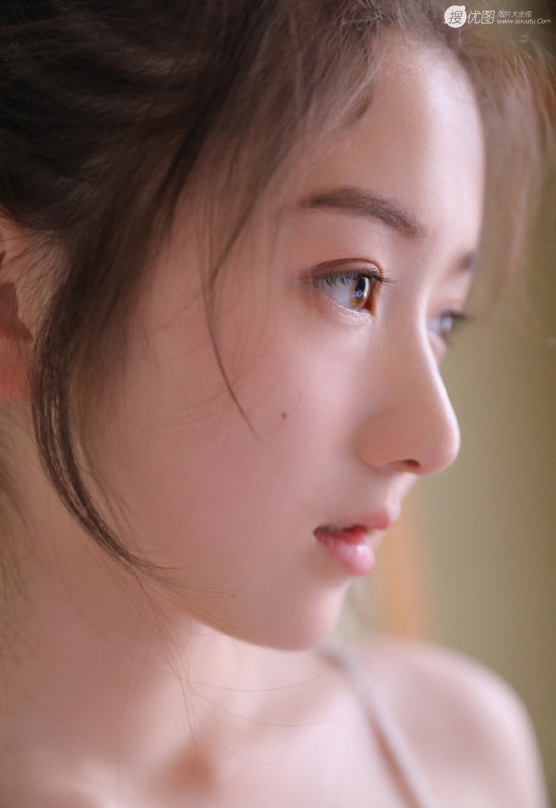 丸子头美少女吊带睡裙居家写真  第7张