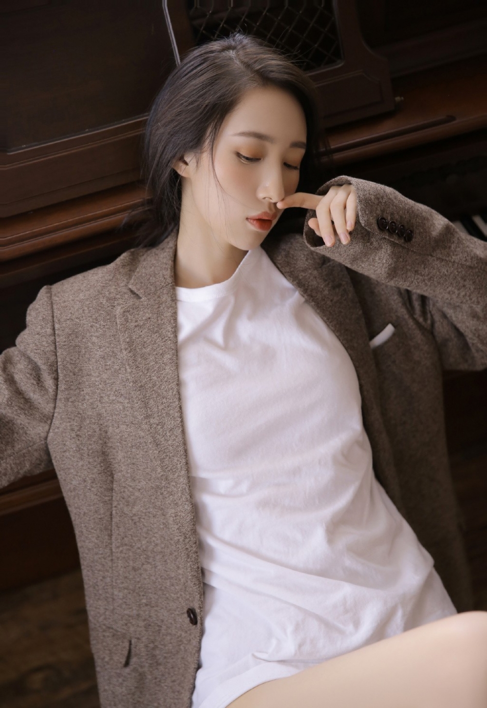 钢琴小姐姐白皙大长腿精选图片  第9张