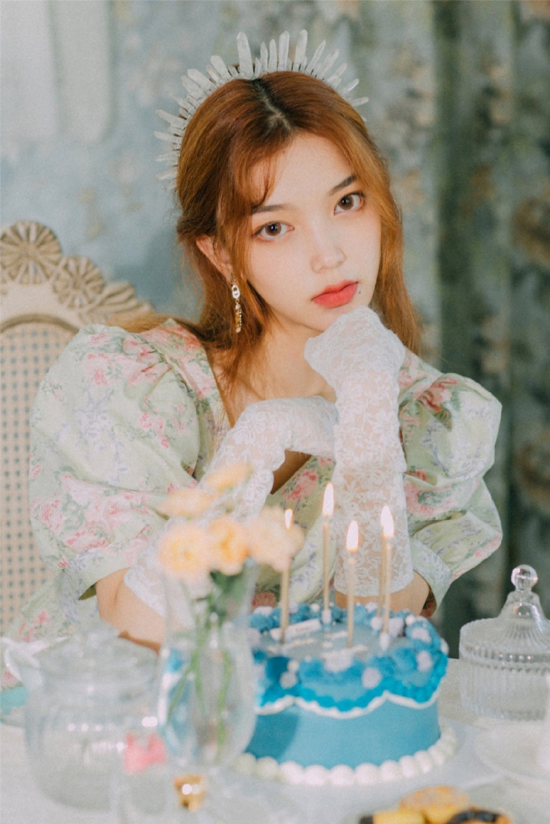 金发少女红唇雪肤美丽动人写真  第6张