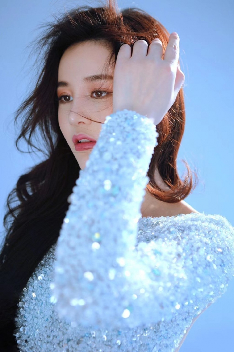 美女御姐露背长裙性感撩人写真  第6张