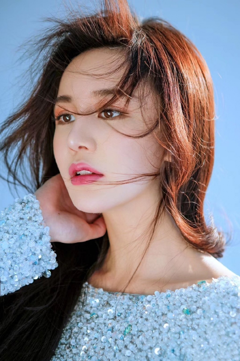 美女御姐露背长裙性感撩人写真  第8张
