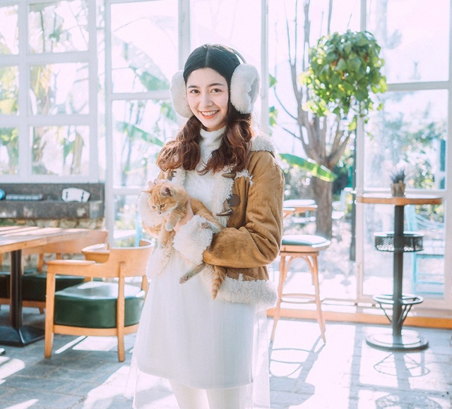 冬日美女甜美笑容清新气质图片  第3张