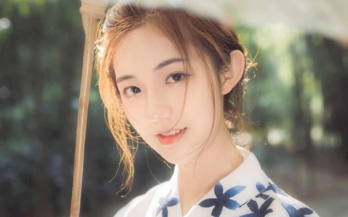 金发少女日式和服清纯动人套图  第1张