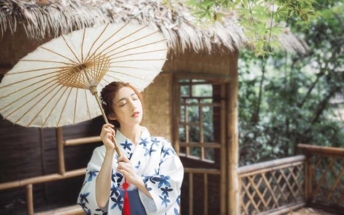 金发少女日式和服清纯动人套图  第4张