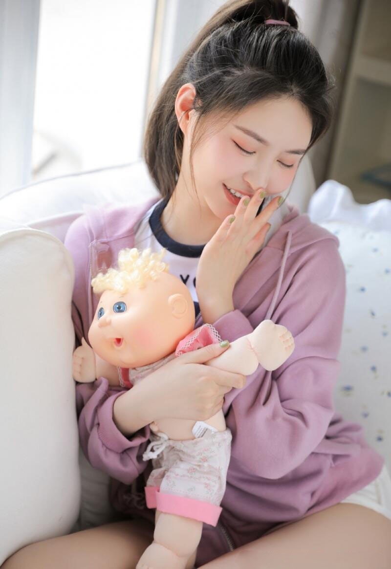 高马尾美女休闲运动服私房写真  第5张