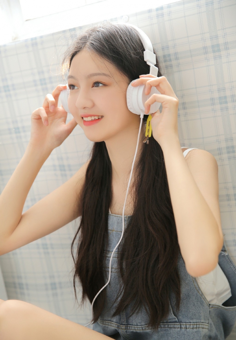 可爱小女孩减龄双马尾治愈系写真  第2张