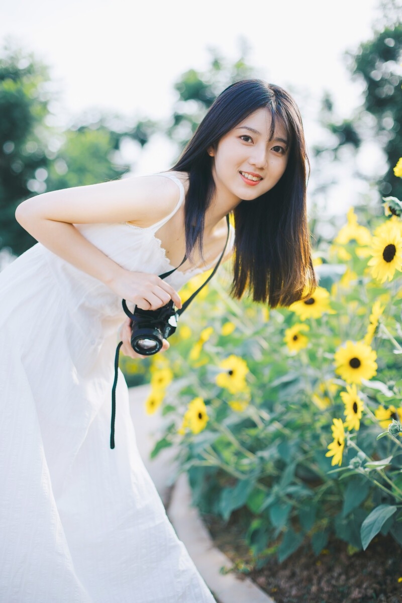 90后文艺美人花海高清写真集  第5张