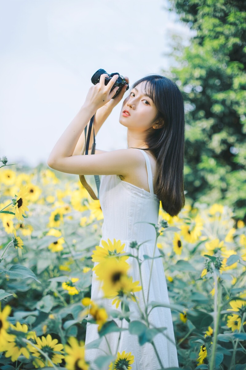90后文艺美人花海高清写真集  第6张