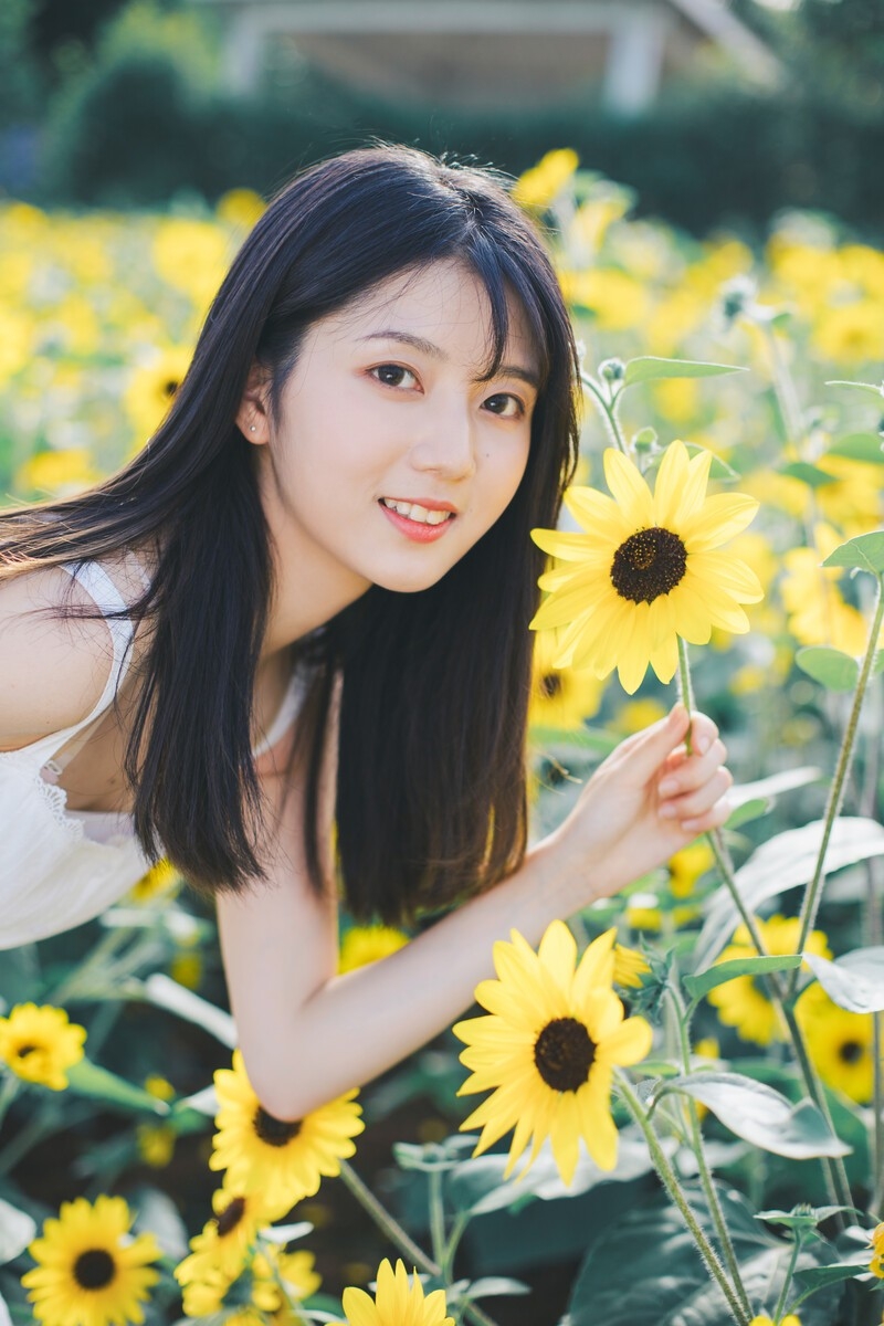 90后文艺美人花海高清写真集  第8张