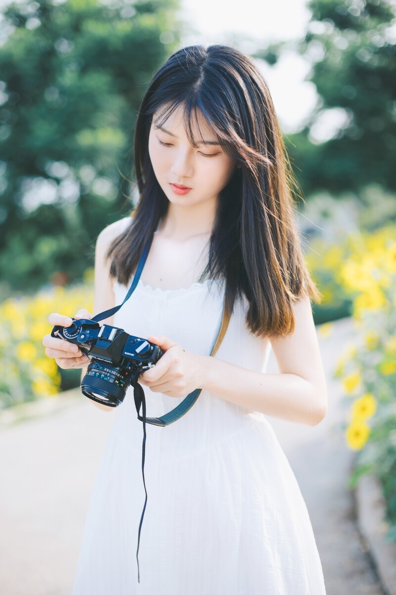90后文艺美人花海高清写真集  第9张