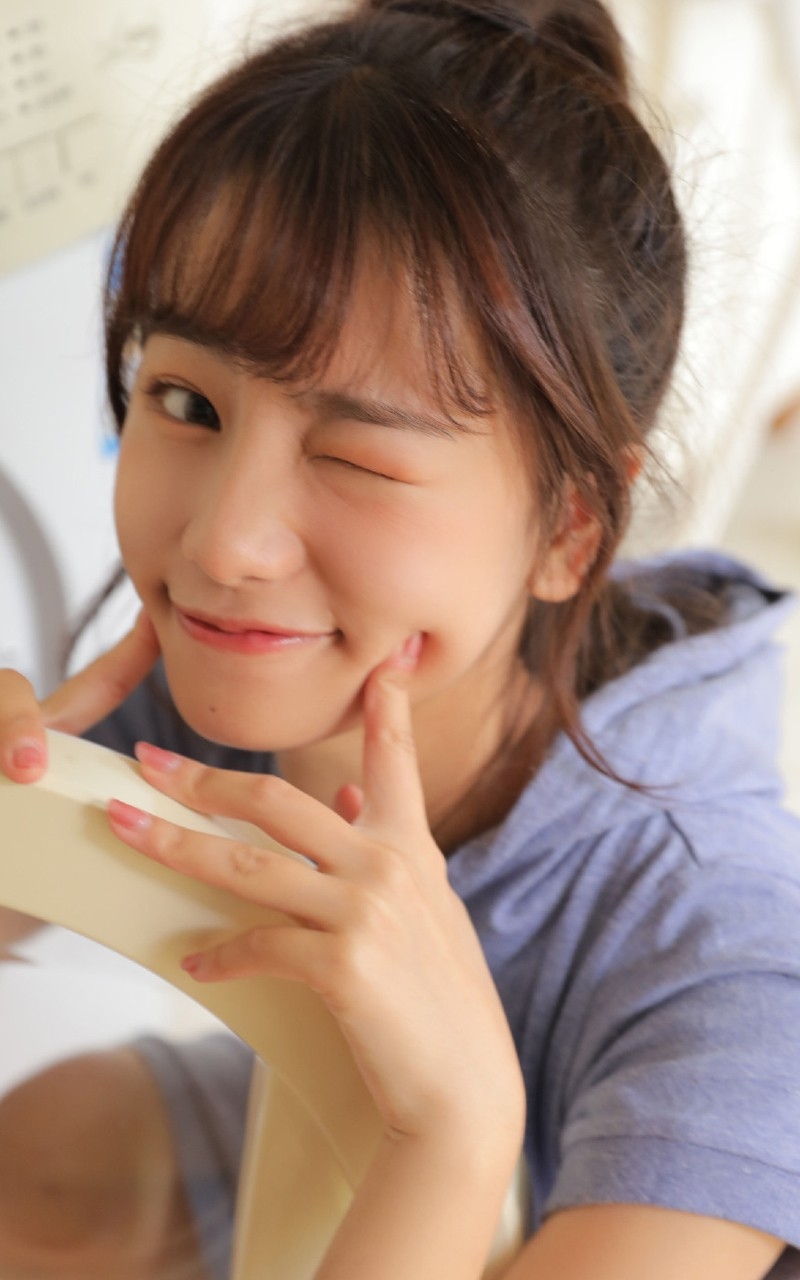 俏皮少女性格古灵精怪可爱图片  第2张