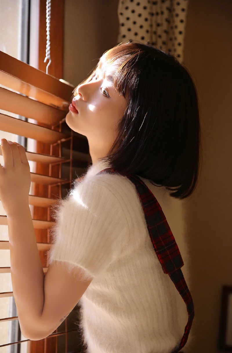 睡衣美女齐肩短发乖巧文静图片  第6张
