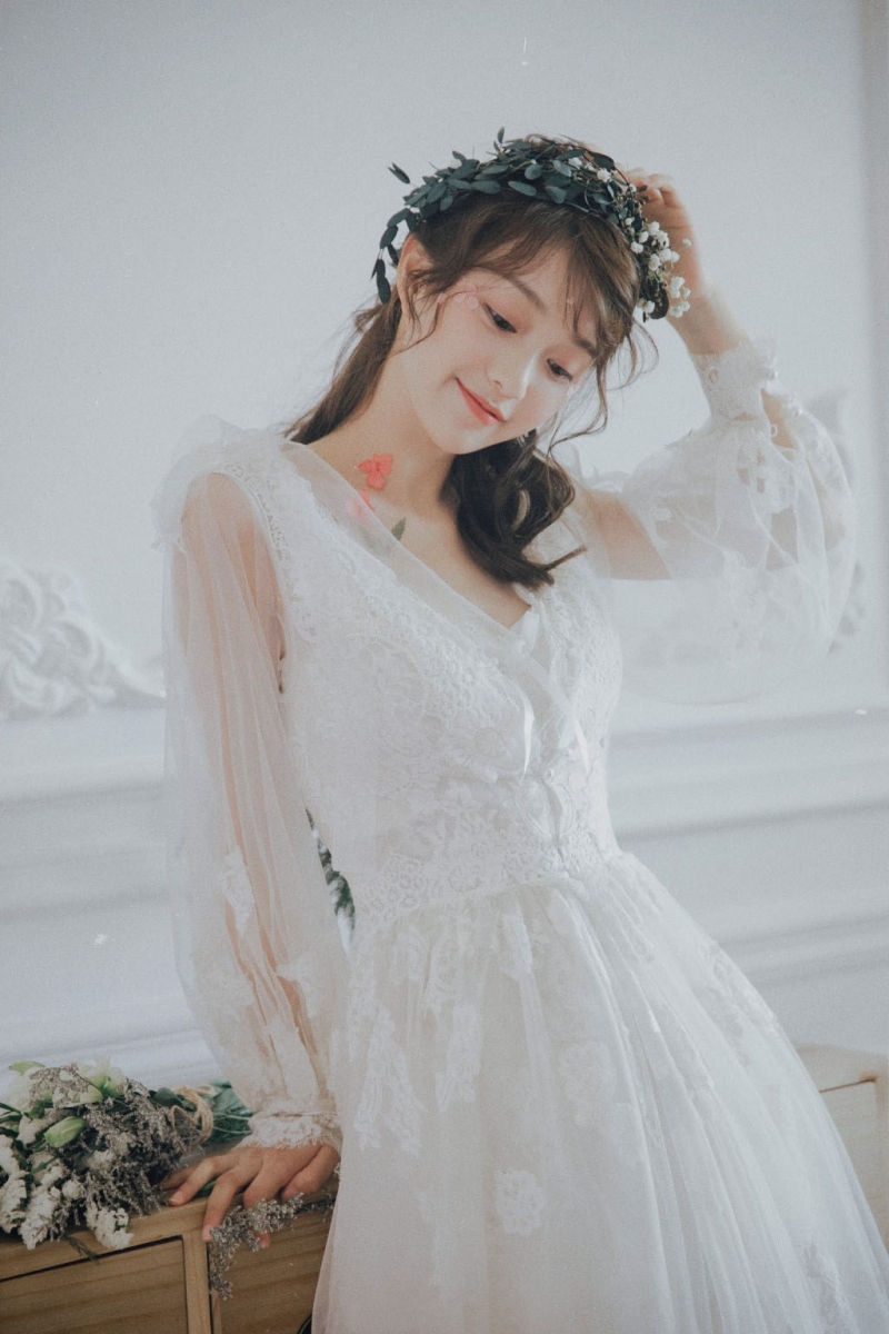 元气少女蕾丝纱裙白嫩肌肤美图  第3张
