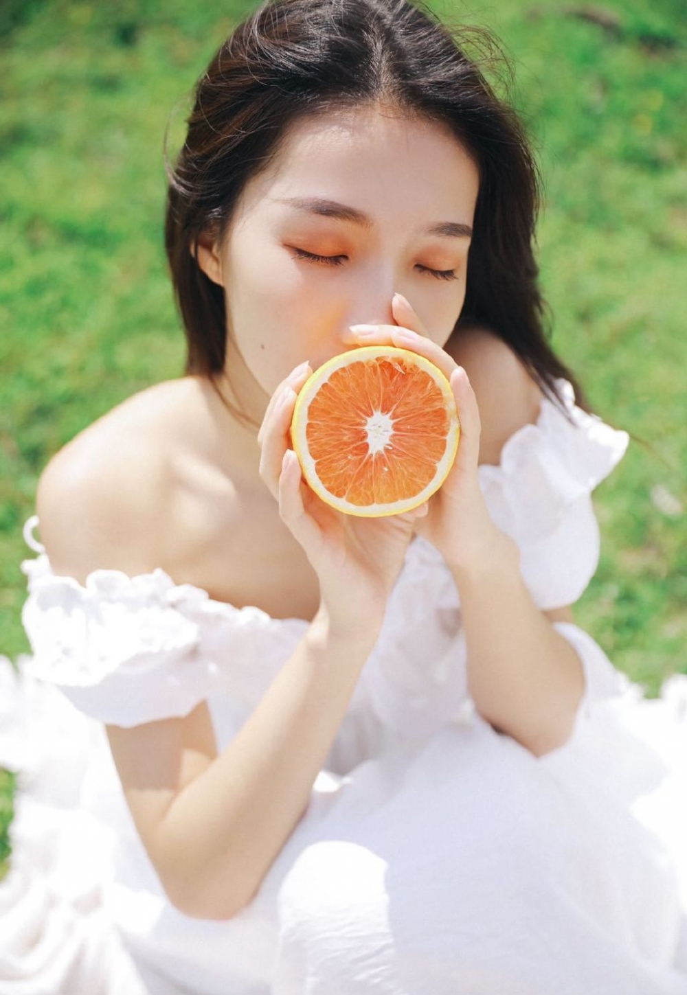 小清新美女一字肩白裙精选图片  第6张