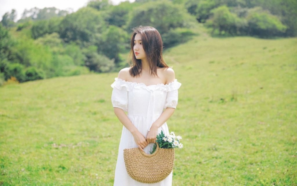 小清新美女一字肩白裙精选图片  第8张
